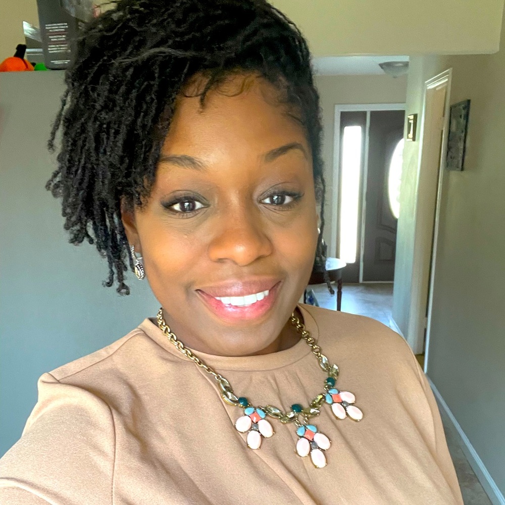 Meet your Posher, Monica